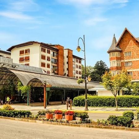 Апартаменты Apartamento Na Rua Coberta Грамаду Экстерьер фото